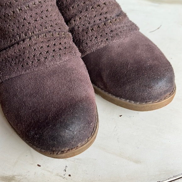 COPY - Earth Origins Brown Suede Leather Boots- size 7.5M - Picture 2 of 10